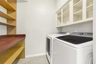 425 E Fair Harbor Ln, Houston, TX 77079 - Photo 29