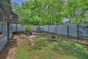 213 N Austin St, Brenham, TX 77833 - Photo 21