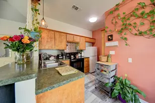 213 N Austin St, Brenham, TX 77833 - Photo 9