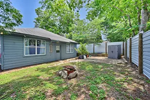 213 N Austin St, Brenham, TX 77833 - Photo 3