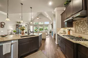 4815 Fairford Dr, Sugar Land, TX 77479 - Photo 11