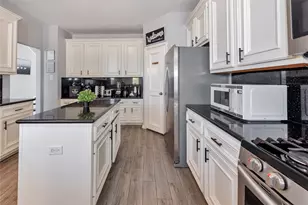 10815 Oak Bayou Ln, Houston, TX 77064 - Photo 9