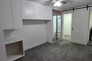 5739 Waterford Dr, Houston, TX 77033 - Photo 9