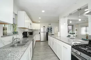 5739 Waterford Dr, Houston, TX 77033 - Photo 3