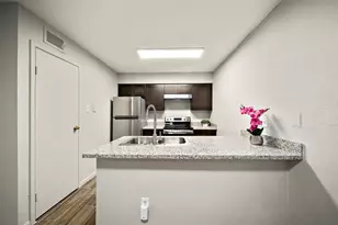 10001 Westpark Dr, Houston, TX 77042 - Photo 13