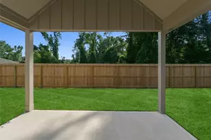 810 S Colbert St, Dayton, TX 77535 - Photo 23