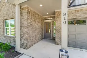 810 S Colbert St, Dayton, TX 77535 - Photo 5