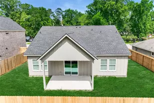 810 S Colbert St, Dayton, TX 77535 - Photo 29