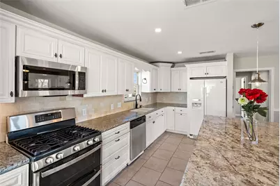 372 Ling Street, Hitchcock, TX 77563 - Photo 9