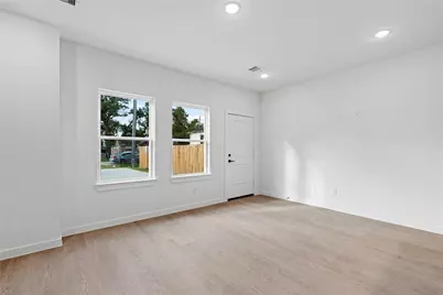 1031 North Lane, Houston, TX 77088 - Photo 13