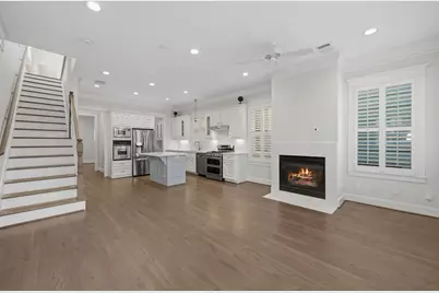 626 E 12th Street, Houston, TX 77008 - Photo 9