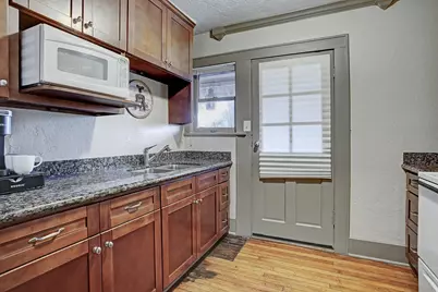 2323 Park Street #3, Houston, TX 77019 - Photo 5