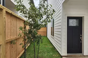 3411 St Emanuel St, Houston, TX 77004 - Photo 9