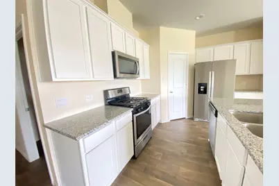 18704 S Portbec Court, New Caney, TX 77357 - Photo 5