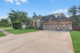 292 Dawn Brook Ln, Conroe, TX 77384 - Photo 3