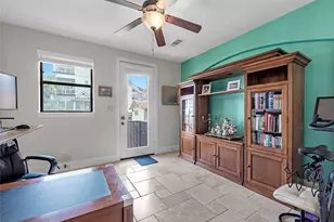 1102 W 15th 1/2 St, Houston, TX 77008 - Photo 9