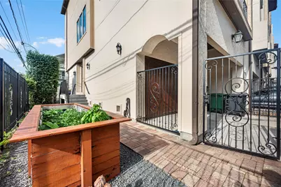 1102 W 15th 1/2 Street #A, Houston, TX 77008 - Photo 3