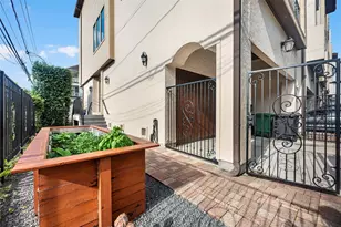 1102 W 15th 1/2 St, Houston, TX 77008 - Photo 3