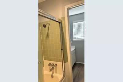 7925 Grove Ridge Drive, Houston, TX 77061 - Photo 17