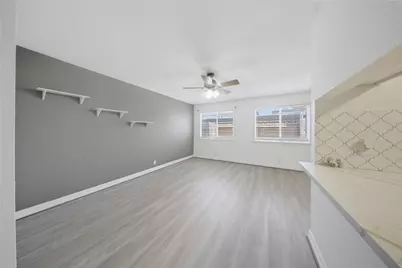 11002 Hammerly Boulevard #12, Houston, TX 77043 - Photo 5