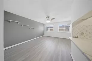 11002 Hammerly Blvd, Houston, TX 77043 - Photo 5