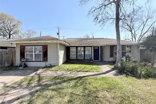 1910 Huge Oaks St, Houston, TX 77055 - Photo 1