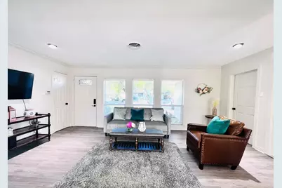 1910 Huge Oaks Street, Houston, TX 77055 - Photo 3