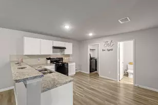 1800 Thompson St, La Marque, TX 77568 - Photo 9