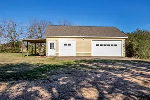 1075 Harrisburg Rd, Brenham, TX 77833 - Photo 35