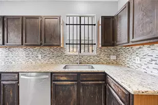 8107 Summer Trail Dr, Houston, TX 77040 - Photo 9