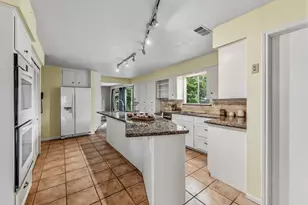 235 Royal Oaks, Huntsville, TX 77320 - Photo 9