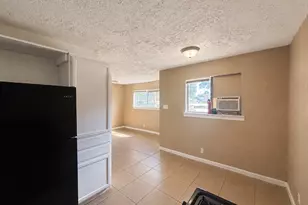 3906 Video St A St, Dickinson, TX 77539 - Photo 7