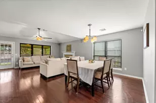 10822 Spruce Dr S, La Porte, TX 77571 - Photo 9