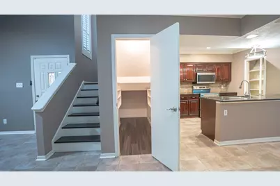 928 Memorial Village Drive #22, Houston, TX 77024 - Photo 5