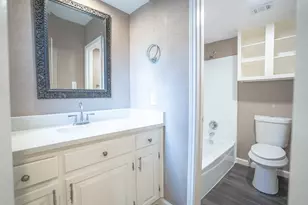 928 Memorial Village Dr, Houston, TX 77024 - Photo 9