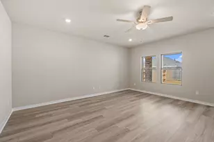 1915 Stargazer Ln, Angleton, TX 77515 - Photo 15