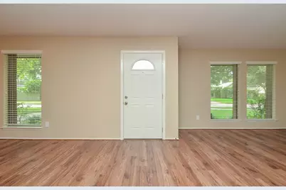 3027 Colonial Drive, Sugar Land, TX 77479 - Photo 3