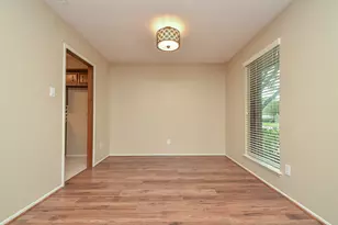 3027 Colonial Dr, Sugar Land, TX 77479 - Photo 9