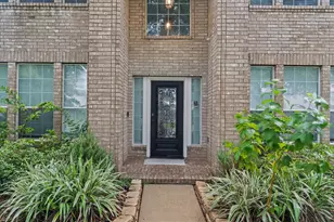 10201 Forest Spring Ln, Pearland, TX 77584 - Photo 3