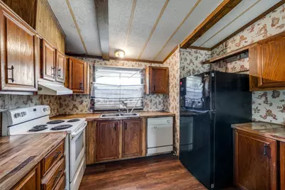 114 Willow, , TX 78123 - Photo 5