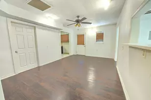 9621 Sweetwater Ln, Houston, TX 77037 - Photo 3