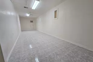 9621 Sweetwater Ln, Houston, TX 77037 - Photo 9