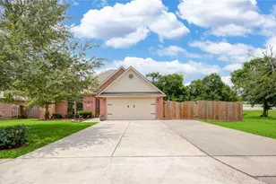 1000 Cardinal Dr, Richwood, TX 77566 - Photo 3