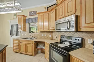 1000 Cardinal Dr, Richwood, TX 77566 - Photo 13