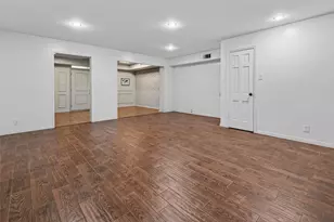 5530 Holly St, Houston, TX 77081 - Photo 13