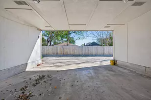 5530 Holly St, Houston, TX 77081 - Photo 37