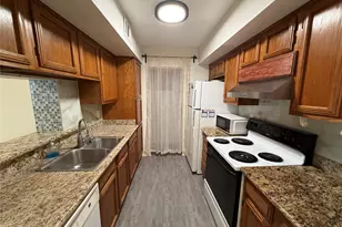 6602 Harbor Town Dr, Houston, TX 77036 - Photo 7