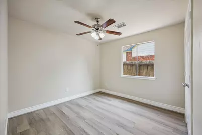 229 E Forest Avenue, Shoreacres, TX 77571 - Photo 9