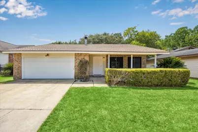 229 E Forest Avenue, Shoreacres, TX 77571 - Photo 1