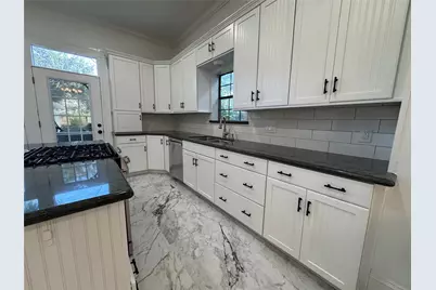 3215 Avenue P 1/2, Galveston, TX 77550 - Photo 9